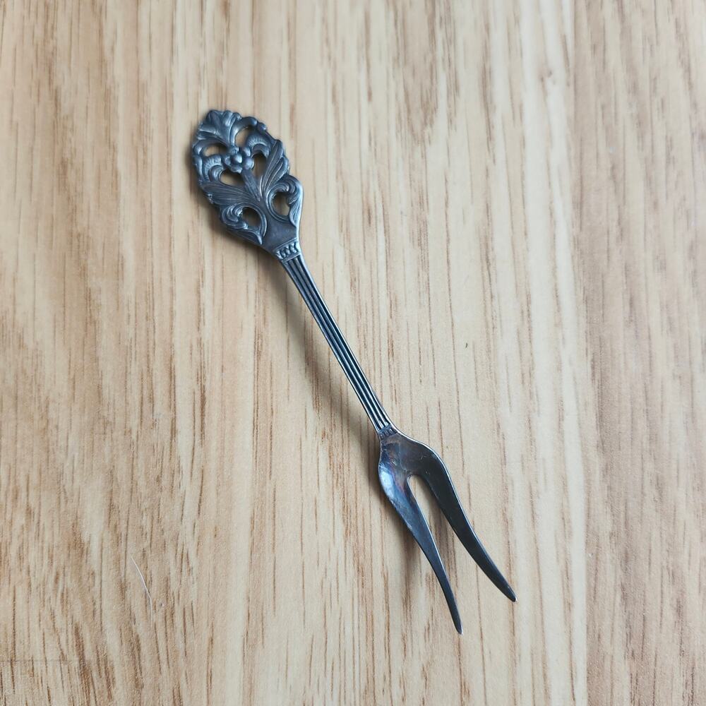 Carlen C5N1 Silverplate Snail Fork 4" Vintage Ornate Openwork Escargot Utensil